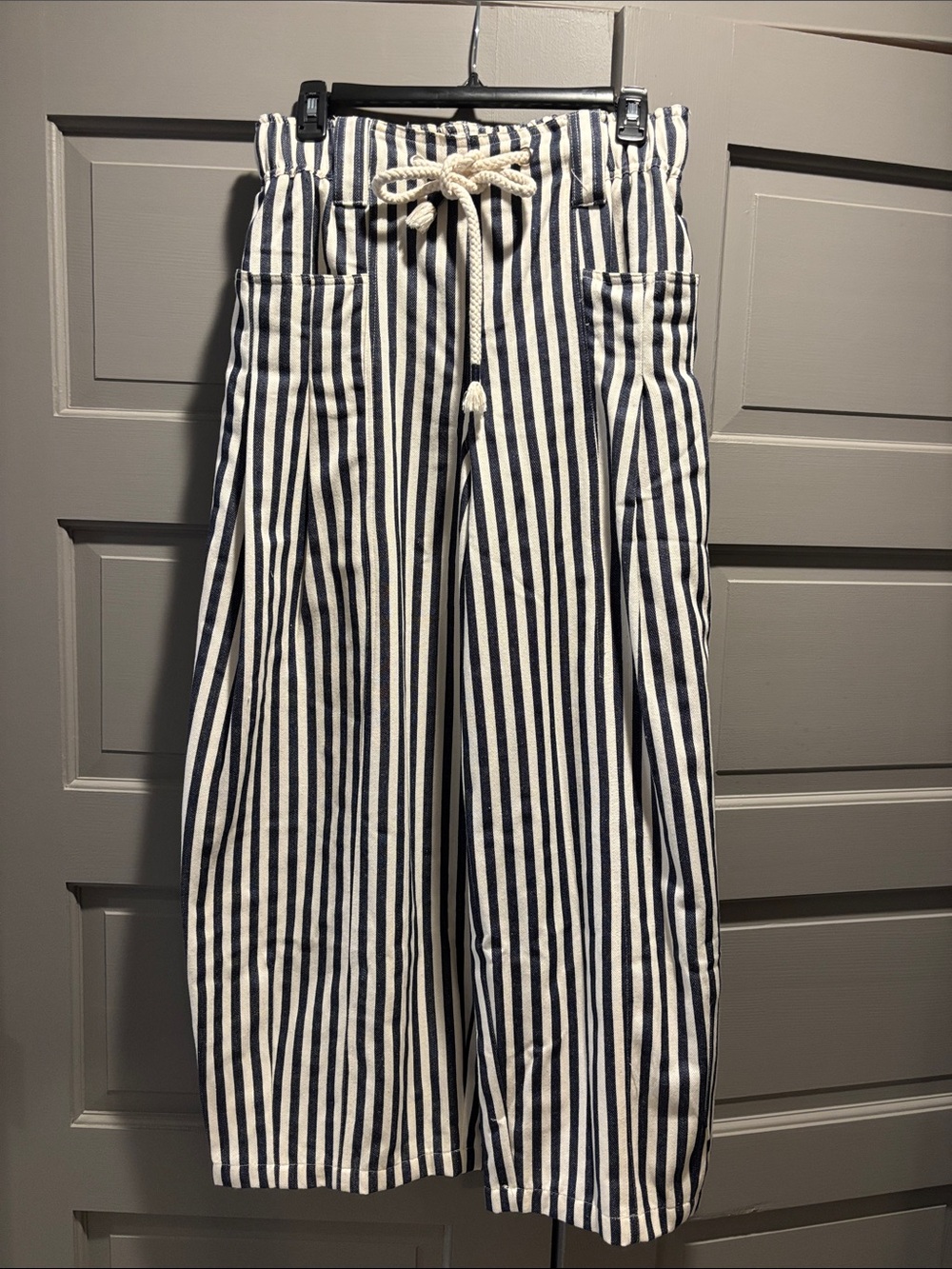Urban Daizy Striped Wide-Leg Ankle Pants with Rope Drawstring - Navy/White